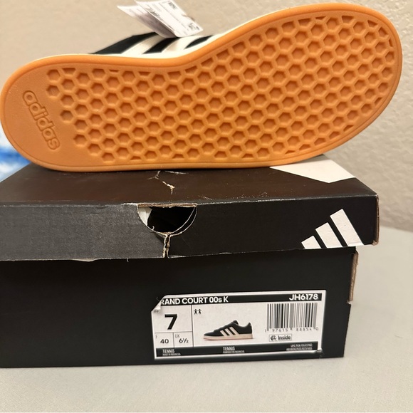 Adidas Black and Cream Sneakers - Picture 2 of 6